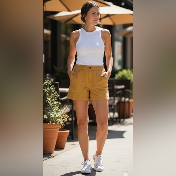 GAP Pants - Gap shorts yellow women’s size 10